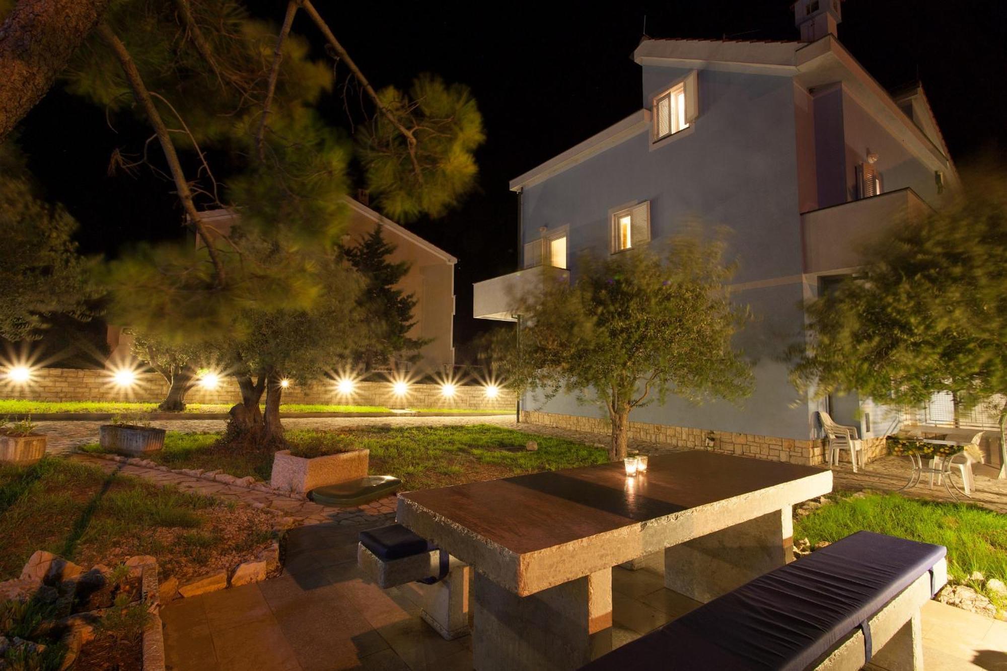 Bed&Breakfast Lucija Bed & Breakfast Punat Bagian luar foto